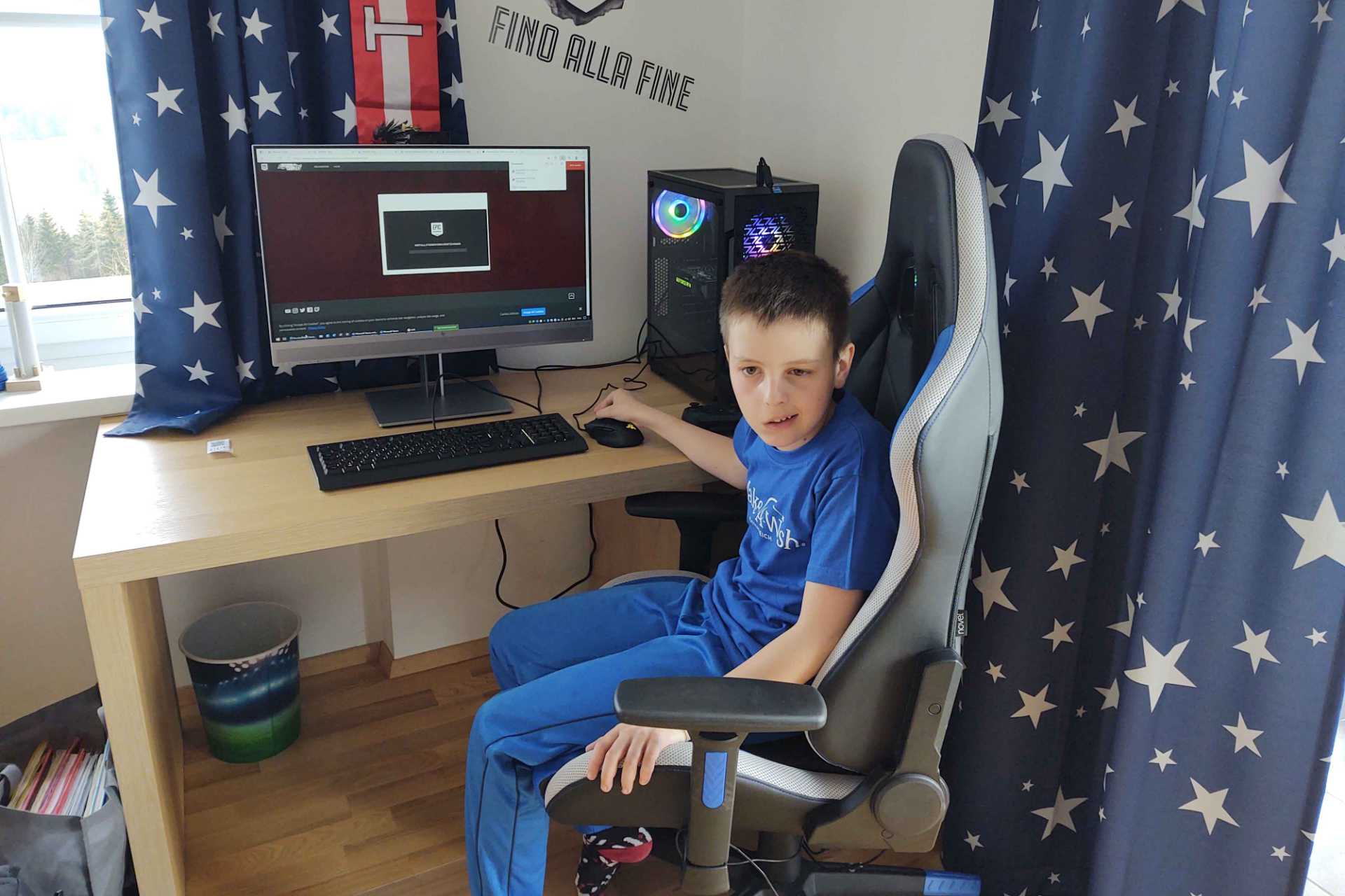 Niklas hat dank Charity Royale seinen eigenen Gaming PC erhalten © Make-A-Wish Österreich